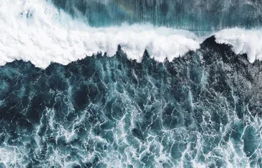 waves_indonesia.webp