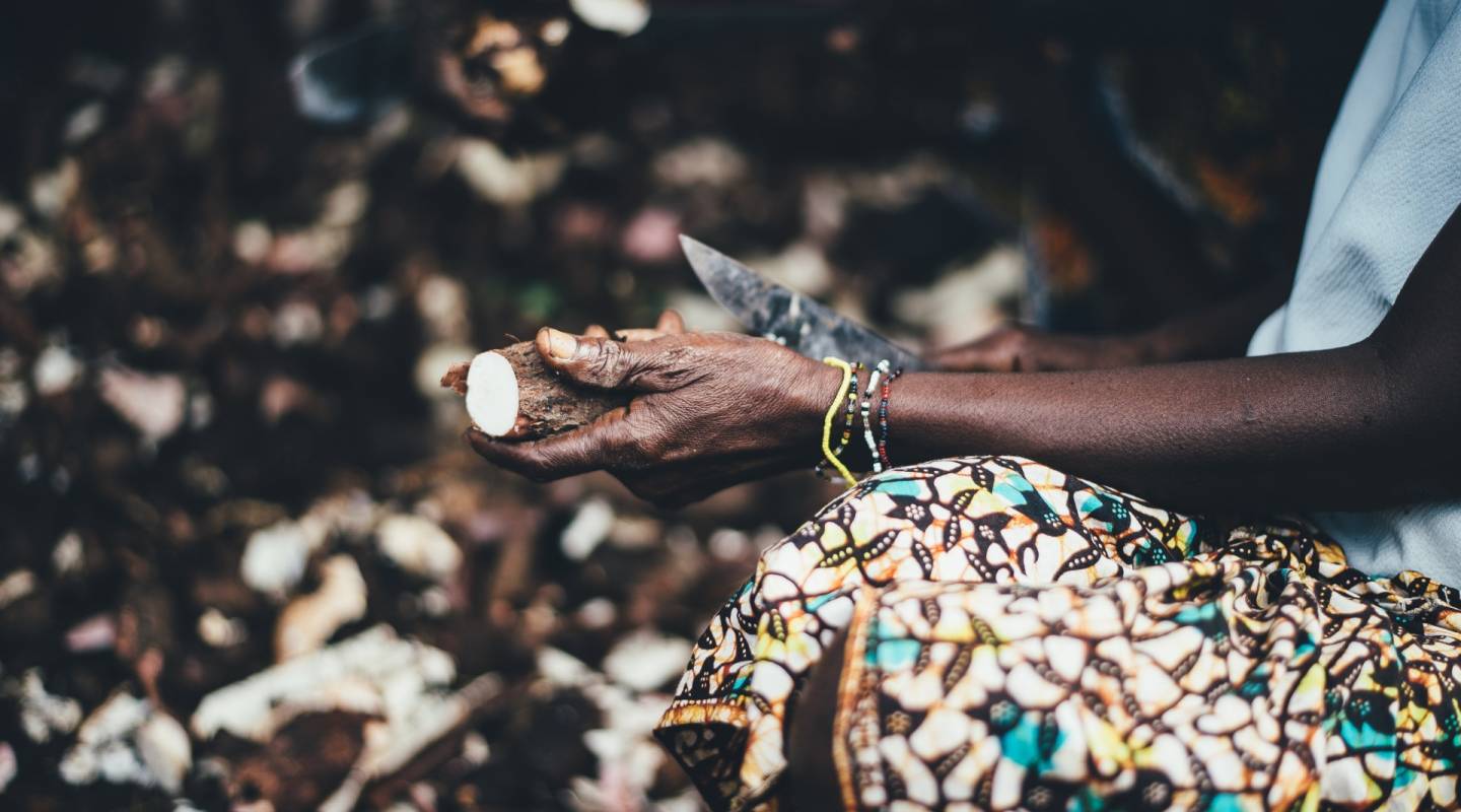 wood_carving_sierraleone.jpg