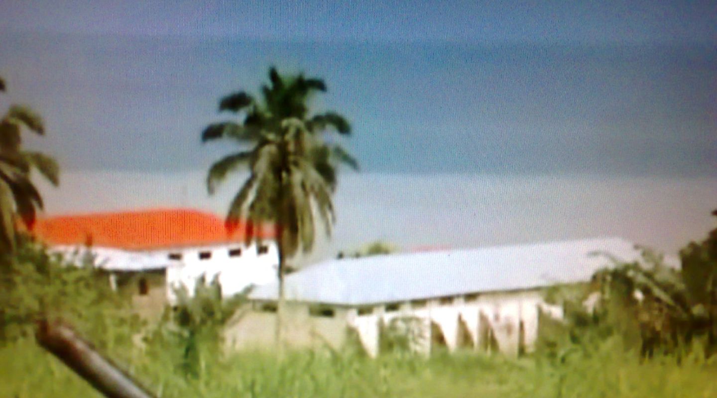 guinee_prison_malabo_back_beach.jpg